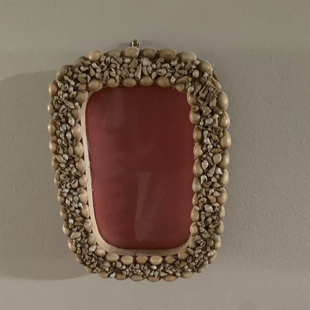 Pretty Seashell Picture Frame